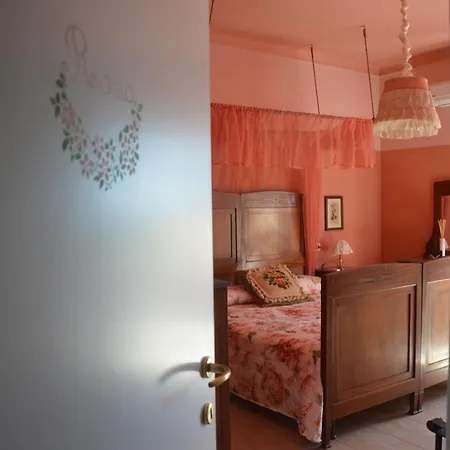 לינה וארוחת בוקר Del Tempo Stretto 3*